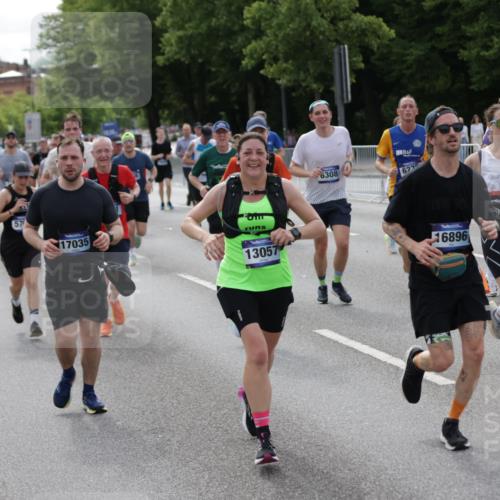 29.06.2025 - hella hamburg halbmarathon Jannik Wohlers http://msf.ph/oto/8165632 29.06.2025 10:20:39 Lombardsbrücke 1028, 1266, 1658, 2383, 2923, 2945, 2956, 2986, 3161, 3453, 3813, 4082, 4350, 5041, 5061, 5767, 6275, 6308, 7228, 7608, 8113, 8724, 8726, 9005, 9011, 9108, 9236, 10585, 10602, 11698, 11775, 12175, 12395, 12561, 12694, 13057, 13448, 13508, 14615, 14809, 14819, 14986, 15020, 15470, 15736, 15767, 15913, 16256, 16896, 17035, 17341, 17367, 17832, 18141, 18170, 18305, 18397, 18784, 18809, 19124 meine-sportfotos.de