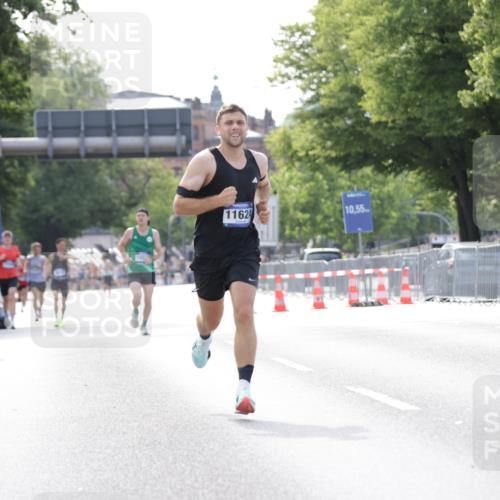 29.06.2025 - hella hamburg halbmarathon Jannik Wohlers http://msf.ph/oto/8165634 29.06.2025 09:40:51 Lombardsbrücke 7834, 7963, 11624, 17886 meine-sportfotos.de