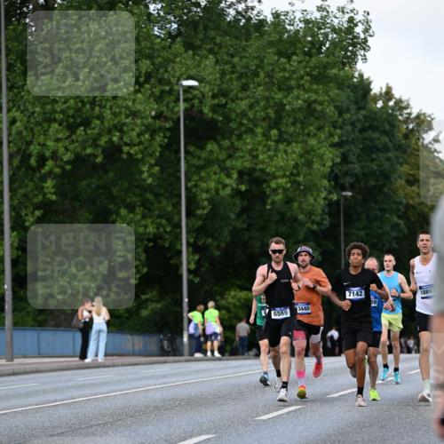29.06.2025 - hella hamburg halbmarathon Dr. Thomas Lammeyer http://msf.ph/oto/8165637 29.06.2025 09:44:55 Kennedybrücke 1241, 2892, 4571, 6559, 7862, 10780, 11194 meine-sportfotos.de