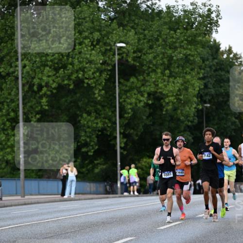 29.06.2025 - hella hamburg halbmarathon Dr. Thomas Lammeyer http://msf.ph/oto/8165688 29.06.2025 09:44:56 Kennedybrücke 1241, 2892, 6559, 7862, 10780, 11194 meine-sportfotos.de