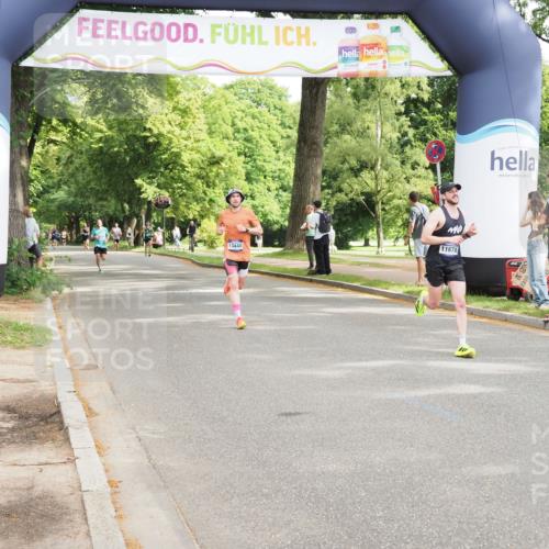 29.06.2025 - hella hamburg halbmarathon MichiJ http://msf.ph/oto/8165711 29.06.2025 10:14:00 Zwischen KM18-KM19 7963, 11678, 13440 meine-sportfotos.de