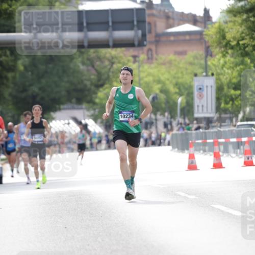 29.06.2025 - hella hamburg halbmarathon Jannik Wohlers http://msf.ph/oto/8165719 29.06.2025 09:40:53 Lombardsbrücke 7834, 7963, 10234, 11624, 17886 meine-sportfotos.de