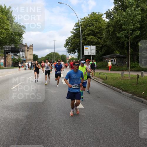 29.06.2025 - hella hamburg halbmarathon Yannick Fuchs http://msf.ph/oto/8165723 29.06.2025 10:40:17 20KM 1569, 1600, 1759, 1920, 2048, 2138, 2189, 2590, 2707, 3056, 3186, 3477, 4345, 4854, 6071, 6290, 6460, 6532, 6711, 7385, 7450, 7961, 8269, 8577, 8668, 9585, 10792, 10796, 11094, 11125, 11495, 11773, 11936, 12084, 12277, 13525, 14062, 14200, 14228, 14385, 14462, 14804, 14911, 15563, 15741, 16513, 16624, 17499, 17674, 17835, 18081, 18637, 18878 meine-sportfotos.de