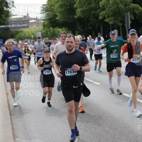 29.06.2025 - hella hamburg halbmarathon Jannik Wohlers http://msf.ph/oto/8165743 29.06.2025 10:20:40 Lombardsbrücke 1028, 1266, 1658, 2383, 2956, 2986, 3161, 3453, 3813, 4082, 4350, 5041, 5061, 5767, 6275, 6308, 7228, 7608, 8724, 8726, 9005, 9011, 9108, 9236, 9501, 10585, 10602, 11698, 11775, 12175, 12395, 12561, 12694, 13057, 13448, 13508, 14499, 14519, 14615, 14809, 14819, 14986, 15020, 15470, 15736, 15767, 15913, 16256, 16896, 17035, 17341, 17367, 18141, 18170, 18305, 18397, 18784, 18809, 19124 meine-sportfotos.de