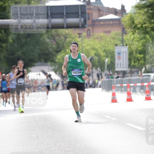 29.06.2025 - hella hamburg halbmarathon Jannik Wohlers http://msf.ph/oto/8165762 29.06.2025 09:40:53 Lombardsbrücke 7834, 7963, 10234, 11624, 17886 meine-sportfotos.de