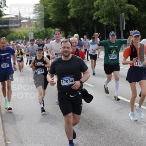29.06.2025 - hella hamburg halbmarathon Jannik Wohlers http://msf.ph/oto/8165783 29.06.2025 10:20:40 Lombardsbrücke 1028, 1266, 1658, 2383, 2956, 2986, 3161, 3453, 3813, 4082, 4350, 5041, 5061, 5767, 6275, 6308, 7228, 7608, 8724, 8726, 9005, 9011, 9108, 9236, 9501, 10585, 10602, 11698, 11775, 12175, 12395, 12561, 12694, 13057, 13448, 13508, 14499, 14519, 14615, 14809, 14819, 14986, 15020, 15470, 15736, 15767, 15913, 16256, 16896, 17035, 17341, 17367, 18141, 18170, 18305, 18397, 18784, 18809, 19124 meine-sportfotos.de