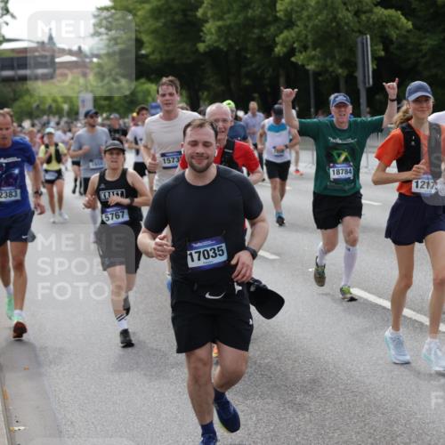 29.06.2025 - hella hamburg halbmarathon Jannik Wohlers http://msf.ph/oto/8165797 29.06.2025 10:20:40 Lombardsbrücke 1028, 1266, 1658, 2383, 2956, 2986, 3161, 3453, 3813, 4082, 4350, 5041, 5061, 5767, 6275, 6308, 7228, 7608, 8724, 8726, 9005, 9011, 9108, 9236, 9501, 10585, 10602, 11698, 11775, 12175, 12395, 12561, 12694, 13057, 13448, 13508, 14499, 14519, 14615, 14809, 14819, 14986, 15020, 15470, 15736, 15767, 15913, 16256, 16896, 17035, 17341, 17367, 18141, 18170, 18305, 18397, 18784, 18809, 19124 meine-sportfotos.de