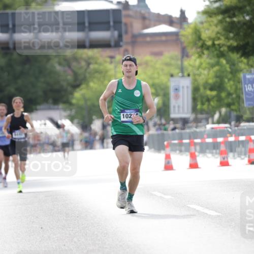 29.06.2025 - hella hamburg halbmarathon Jannik Wohlers http://msf.ph/oto/8165810 29.06.2025 09:40:54 Lombardsbrücke 7834, 7963, 10234, 11624, 17886 meine-sportfotos.de