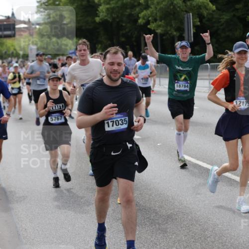 29.06.2025 - hella hamburg halbmarathon Jannik Wohlers http://msf.ph/oto/8165856 29.06.2025 10:20:40 Lombardsbrücke 1028, 1266, 1658, 2383, 2956, 2986, 3161, 3453, 3813, 4082, 4350, 5041, 5061, 5767, 6275, 6308, 7228, 7608, 8724, 8726, 9005, 9011, 9108, 9236, 9501, 10585, 10602, 11698, 11775, 12175, 12395, 12561, 12694, 13057, 13448, 13508, 14499, 14519, 14615, 14809, 14819, 14986, 15020, 15470, 15736, 15767, 15913, 16256, 16896, 17035, 17341, 17367, 18141, 18170, 18305, 18397, 18784, 18809, 19124 meine-sportfotos.de