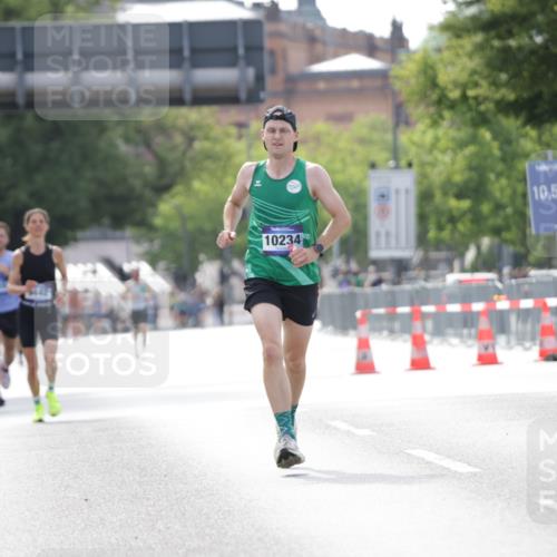 29.06.2025 - hella hamburg halbmarathon Jannik Wohlers http://msf.ph/oto/8165858 29.06.2025 09:40:54 Lombardsbrücke 7834, 7963, 10234, 11624, 17886 meine-sportfotos.de