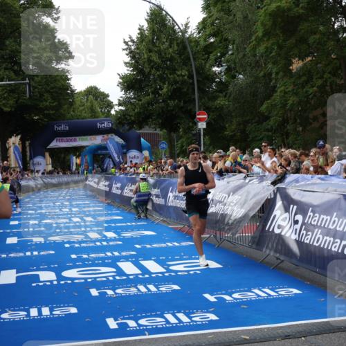29.06.2025 - hella hamburg halbmarathon Zöllner http://msf.ph/oto/8165866 29.06.2025 10:06:04 Ziel 24 meine-sportfotos.de
