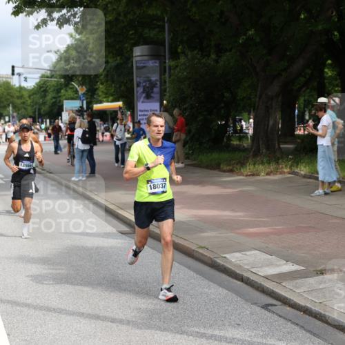 29.06.2025 - hella hamburg halbmarathon Yannick Fuchs http://msf.ph/oto/8165873 29.06.2025 10:22:33 20KM 2203, 9097, 9804, 10485, 10655, 12341, 13941, 13956, 14757, 14828, 15136, 15583, 17893, 18037, 18124, 19050, 19114 meine-sportfotos.de