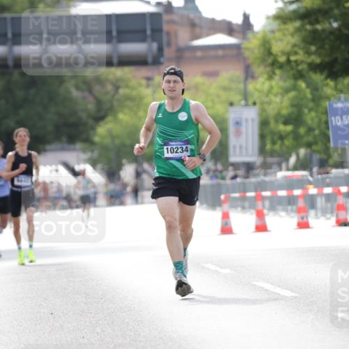 29.06.2025 - hella hamburg halbmarathon Jannik Wohlers http://msf.ph/oto/8165892 29.06.2025 09:40:54 Lombardsbrücke 7834, 7963, 10234, 11624, 17886 meine-sportfotos.de