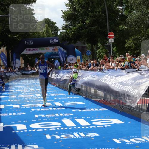 29.06.2025 - hella hamburg halbmarathon Zöllner http://msf.ph/oto/8165894 29.06.2025 10:06:33 Ziel 14 meine-sportfotos.de