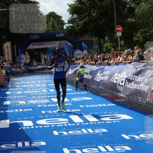 29.06.2025 - hella hamburg halbmarathon Zöllner http://msf.ph/oto/8165918 29.06.2025 10:06:34 Ziel 14 meine-sportfotos.de
