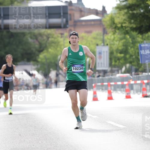 29.06.2025 - hella hamburg halbmarathon Jannik Wohlers http://msf.ph/oto/8165945 29.06.2025 09:40:55 Lombardsbrücke 7834, 7963, 10234, 11624, 17886 meine-sportfotos.de