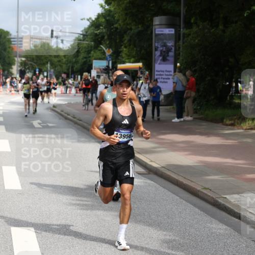 29.06.2025 - hella hamburg halbmarathon Yannick Fuchs http://msf.ph/oto/8165953 29.06.2025 10:22:34 20KM 2203, 9097, 9804, 10485, 10655, 12341, 13941, 13956, 14757, 14828, 15136, 15583, 17893, 18037, 19114 meine-sportfotos.de