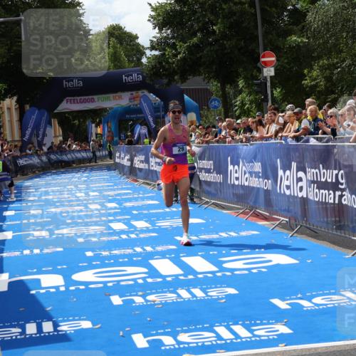 29.06.2025 - hella hamburg halbmarathon Zöllner http://msf.ph/oto/8165980 29.06.2025 10:09:04 Ziel 29 meine-sportfotos.de