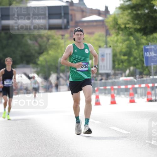29.06.2025 - hella hamburg halbmarathon Jannik Wohlers http://msf.ph/oto/8165997 29.06.2025 09:40:55 Lombardsbrücke 7834, 7963, 10234, 11624, 17886 meine-sportfotos.de