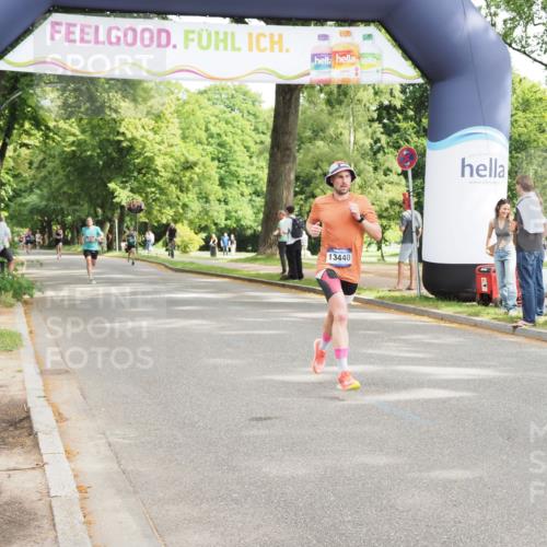 29.06.2025 - hella hamburg halbmarathon MichiJ http://msf.ph/oto/8166003 29.06.2025 10:14:01 Zwischen KM18-KM19 7963, 11678, 13440 meine-sportfotos.de