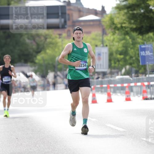 29.06.2025 - hella hamburg halbmarathon Jannik Wohlers http://msf.ph/oto/8166018 29.06.2025 09:40:55 Lombardsbrücke 7834, 7963, 10234, 11624, 17886 meine-sportfotos.de