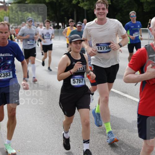 29.06.2025 - hella hamburg halbmarathon Jannik Wohlers http://msf.ph/oto/8166067 29.06.2025 10:20:42 Lombardsbrücke 1028, 1266, 1658, 2383, 2956, 2986, 3161, 3453, 3813, 4082, 4350, 5041, 5061, 5767, 6275, 6308, 7228, 7608, 8724, 8726, 9005, 9011, 9108, 9236, 9501, 10585, 10602, 11698, 11775, 12175, 12395, 12561, 12694, 13057, 13448, 13508, 14499, 14519, 14809, 14819, 14986, 15020, 15387, 15470, 15736, 15767, 15913, 16256, 16600, 16896, 17035, 17341, 17367, 18170, 18305, 18397, 18784, 18809 meine-sportfotos.de