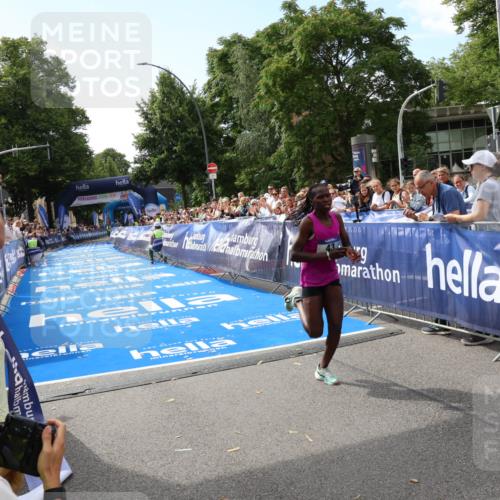 29.06.2025 - hella hamburg halbmarathon Zöllner http://msf.ph/oto/8166141 29.06.2025 10:10:41 Ziel 43 meine-sportfotos.de