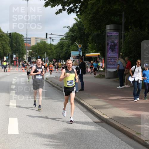 29.06.2025 - hella hamburg halbmarathon Yannick Fuchs http://msf.ph/oto/8166148 29.06.2025 10:22:39 20KM 2203, 7651, 9804, 10485, 10655, 12341, 13941, 13956, 14757, 14828, 15136, 15576, 15583, 17354, 17893, 18037, 19114 meine-sportfotos.de