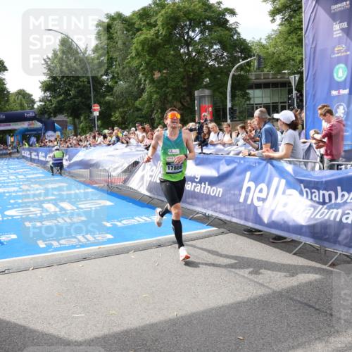 29.06.2025 - hella hamburg halbmarathon Zöllner http://msf.ph/oto/8166185 29.06.2025 10:11:05 Ziel 46, 17888 meine-sportfotos.de