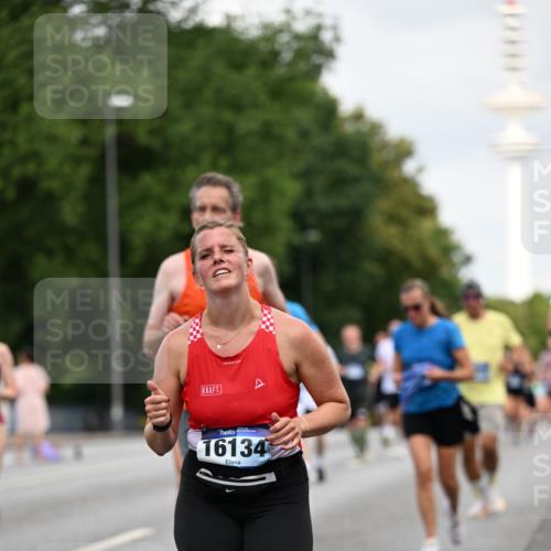 29.06.2025 - hella hamburg halbmarathon Dr. Thomas Lammeyer http://msf.ph/oto/8166193 29.06.2025 10:09:21 Kennedybrücke 1213, 1347, 1863, 2298, 2540, 3071, 3578, 4394, 5869, 6059, 6907, 6908, 7017, 7826, 8316, 8999, 9007, 9019, 9075, 9165, 9559, 9680, 10694, 11088 meine-sportfotos.de