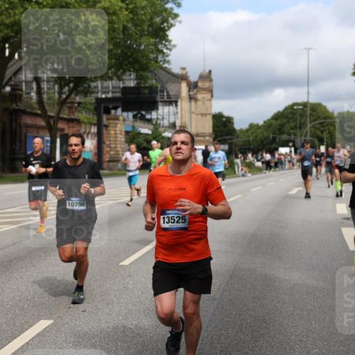 29.06.2025 - hella hamburg halbmarathon Yannick Fuchs http://msf.ph/oto/8166236 29.06.2025 10:40:24 20KM 1569, 1600, 1759, 1920, 2048, 2138, 2189, 3477, 4345, 6290, 6460, 6532, 6700, 6711, 7450, 7961, 8269, 8577, 8668, 10792, 10796, 11094, 11125, 11773, 11936, 12084, 12277, 13525, 13630, 14062, 14200, 14228, 14462, 14804, 14911, 15741, 16286, 16624, 17190, 17332, 17835, 18081, 19128 meine-sportfotos.de