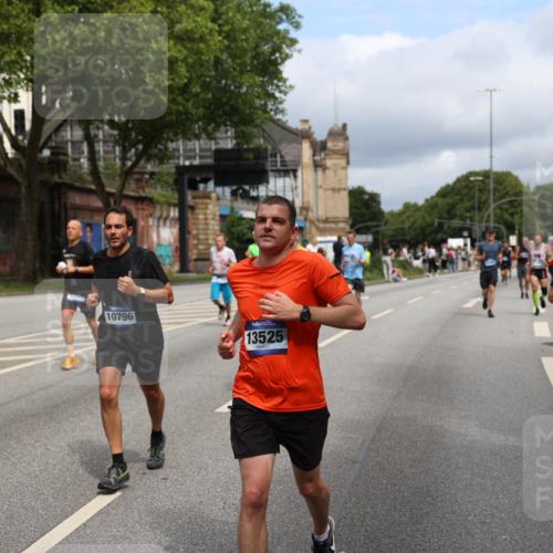 29.06.2025 - hella hamburg halbmarathon Yannick Fuchs http://msf.ph/oto/8166255 29.06.2025 10:40:24 20KM 1569, 1600, 1759, 1920, 2048, 2138, 2189, 3477, 4345, 6290, 6460, 6532, 6700, 6711, 7450, 7961, 8269, 8577, 8668, 10792, 10796, 11094, 11125, 11773, 11936, 12084, 12277, 13525, 13630, 14062, 14200, 14228, 14462, 14804, 14911, 15741, 16286, 16624, 17190, 17332, 17835, 18081, 19128 meine-sportfotos.de