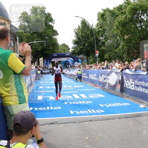 29.06.2025 - hella hamburg halbmarathon Zöllner http://msf.ph/oto/8166298 29.06.2025 10:12:01 Ziel 36 meine-sportfotos.de