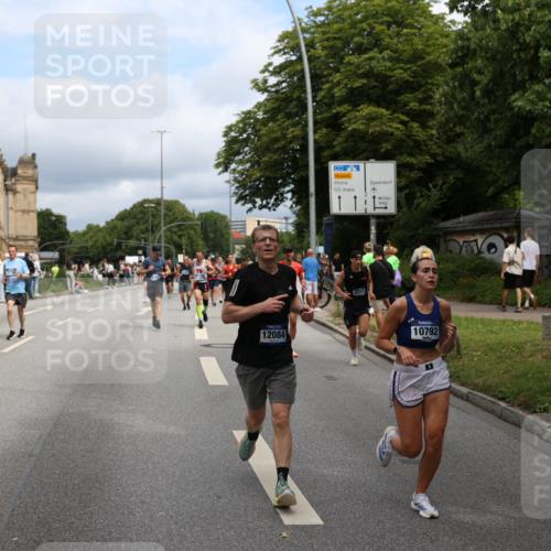 29.06.2025 - hella hamburg halbmarathon Yannick Fuchs http://msf.ph/oto/8166326 29.06.2025 10:40:25 20KM 1569, 1600, 1759, 1920, 2048, 2138, 2189, 3477, 4345, 6290, 6460, 6532, 6700, 6711, 7450, 7961, 8269, 8577, 8668, 10792, 10796, 11094, 11125, 11773, 11936, 12084, 12277, 13525, 13630, 14062, 14200, 14228, 14462, 14804, 14911, 15741, 16286, 16624, 17190, 17332, 17835, 19128 meine-sportfotos.de