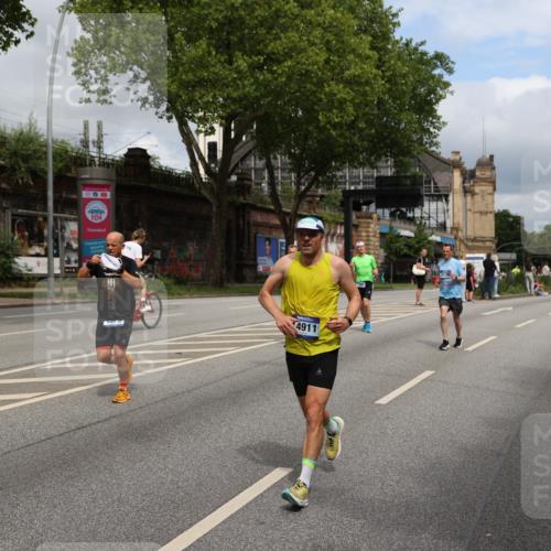 29.06.2025 - hella hamburg halbmarathon Yannick Fuchs http://msf.ph/oto/8166357 29.06.2025 10:40:25 20KM 1569, 1600, 1759, 1920, 2048, 2138, 2189, 3477, 4345, 6290, 6460, 6532, 6700, 6711, 7450, 7961, 8269, 8577, 8668, 10792, 10796, 11094, 11125, 11773, 11936, 12084, 12277, 13525, 13630, 14062, 14200, 14228, 14462, 14804, 14911, 15741, 16286, 16624, 17190, 17332, 17835, 19128 meine-sportfotos.de