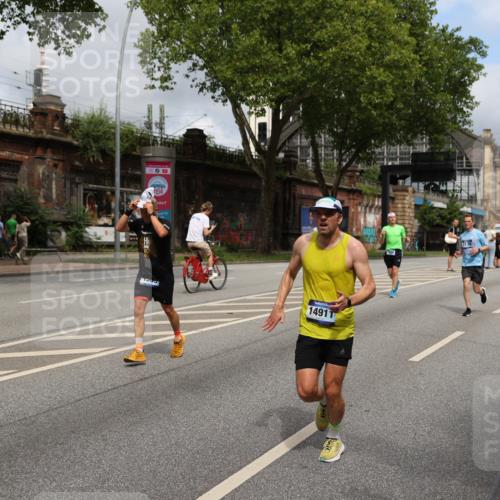 29.06.2025 - hella hamburg halbmarathon Yannick Fuchs http://msf.ph/oto/8166391 29.06.2025 10:40:25 20KM 1569, 1600, 1759, 1920, 2048, 2138, 2189, 3477, 4345, 6290, 6460, 6532, 6700, 6711, 7450, 7961, 8269, 8577, 8668, 10792, 10796, 11094, 11125, 11773, 11936, 12084, 12277, 13525, 13630, 14062, 14200, 14228, 14462, 14804, 14911, 15741, 16286, 16624, 17190, 17332, 17835, 19128 meine-sportfotos.de