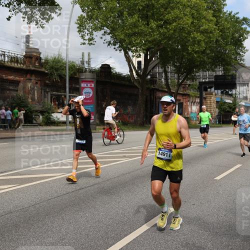 29.06.2025 - hella hamburg halbmarathon Yannick Fuchs http://msf.ph/oto/8166398 29.06.2025 10:40:25 20KM 1569, 1600, 1759, 1920, 2048, 2138, 2189, 3477, 4345, 6290, 6460, 6532, 6700, 6711, 7450, 7961, 8269, 8577, 8668, 10792, 10796, 11094, 11125, 11773, 11936, 12084, 12277, 13525, 13630, 14062, 14200, 14228, 14462, 14804, 14911, 15741, 16286, 16624, 17190, 17332, 17835, 19128 meine-sportfotos.de