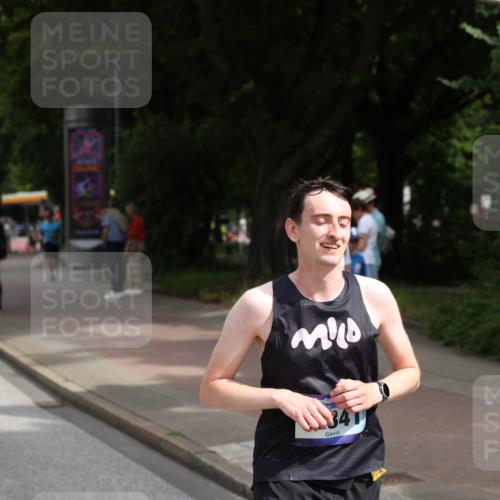 29.06.2025 - hella hamburg halbmarathon Yannick Fuchs http://msf.ph/oto/8166432 29.06.2025 10:22:43 20KM 1122, 2203, 5367, 7651, 8731, 9804, 10485, 10655, 12341, 13941, 14757, 14828, 15576, 15583, 17354, 17893, 18832, 19114 meine-sportfotos.de