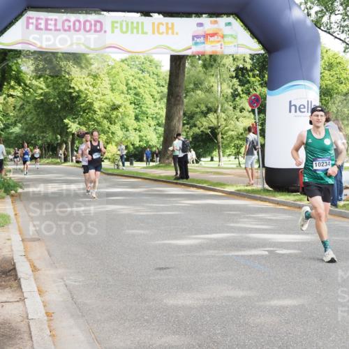 29.06.2025 - hella hamburg halbmarathon MichiJ http://msf.ph/oto/8166450 29.06.2025 10:14:11 Zwischen KM18-KM19 10234, 10780 meine-sportfotos.de