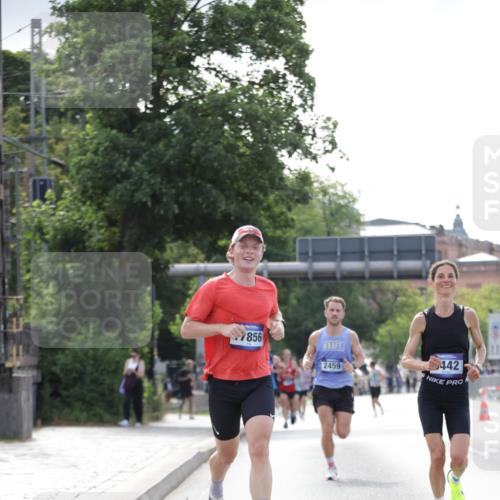 29.06.2025 - hella hamburg halbmarathon Jannik Wohlers http://msf.ph/oto/8166483 29.06.2025 09:40:59 Lombardsbrücke 2459, 7834, 7963, 9442, 10234, 11624, 17856, 17886 meine-sportfotos.de
