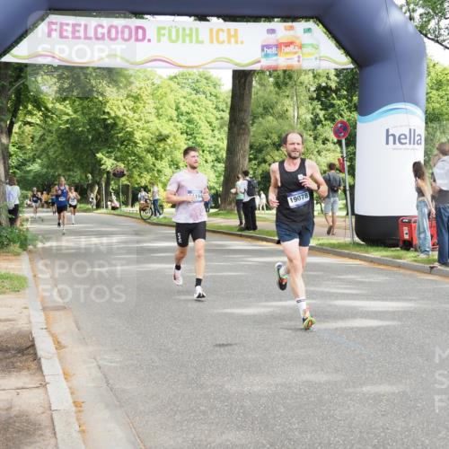 29.06.2025 - hella hamburg halbmarathon MichiJ http://msf.ph/oto/8166520 29.06.2025 10:14:13 Zwischen KM18-KM19 10234, 19078 meine-sportfotos.de