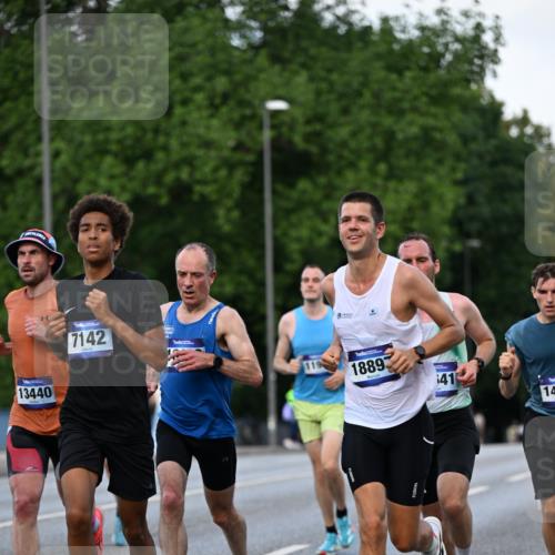 29.06.2025 - hella hamburg halbmarathon Dr. Thomas Lammeyer http://msf.ph/oto/8166545 29.06.2025 09:44:59 Kennedybrücke 1241, 2892, 6559, 7862, 10780, 11194 meine-sportfotos.de
