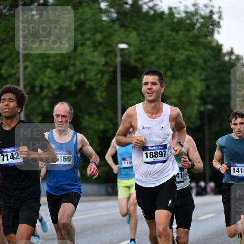 29.06.2025 - hella hamburg halbmarathon Dr. Thomas Lammeyer http://msf.ph/oto/8166582 29.06.2025 09:44:59 Kennedybrücke 1241, 2892, 6559, 7862, 10780, 11194 meine-sportfotos.de