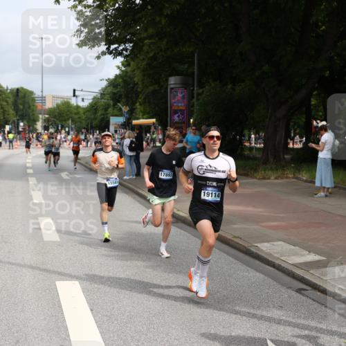 29.06.2025 - hella hamburg halbmarathon Yannick Fuchs http://msf.ph/oto/8166597 29.06.2025 10:22:46 20KM 1122, 2203, 4678, 5367, 7651, 8731, 9804, 10485, 10655, 12341, 13941, 14757, 15576, 15583, 17354, 17893, 18567, 18832, 19114 meine-sportfotos.de