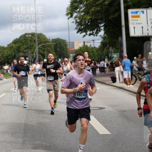 29.06.2025 - hella hamburg halbmarathon Yannick Fuchs http://msf.ph/oto/8166612 29.06.2025 10:40:31 20KM 1139, 1569, 1600, 1759, 1920, 2048, 2138, 2189, 2842, 4345, 4949, 6388, 6460, 6532, 6691, 6700, 6711, 7335, 7961, 8269, 8577, 8668, 11094, 11125, 11491, 11773, 11936, 12277, 12579, 13630, 13782, 14062, 14200, 14228, 14262, 14462, 14804, 15133, 15741, 16286, 17190, 17332, 17492, 17892, 19128 meine-sportfotos.de