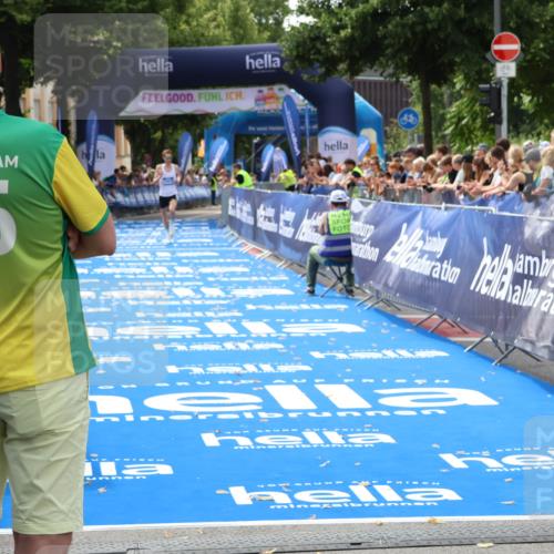 29.06.2025 - hella hamburg halbmarathon Zöllner http://msf.ph/oto/8166615 29.06.2025 10:15:32 Ziel 12673 meine-sportfotos.de