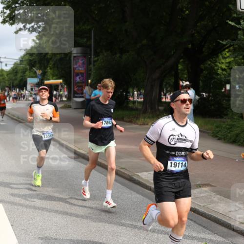 29.06.2025 - hella hamburg halbmarathon Yannick Fuchs http://msf.ph/oto/8166626 29.06.2025 10:22:47 20KM 1122, 2203, 4678, 5367, 7651, 8731, 9804, 10485, 10655, 12341, 13941, 14757, 15576, 15583, 17354, 17893, 18567, 18832, 19114 meine-sportfotos.de