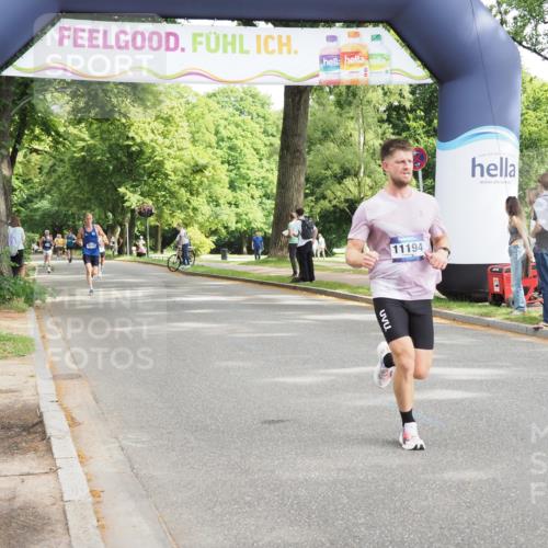 29.06.2025 - hella hamburg halbmarathon MichiJ http://msf.ph/oto/8166733 29.06.2025 10:14:14 Zwischen KM18-KM19 10234, 11194, 19078 meine-sportfotos.de