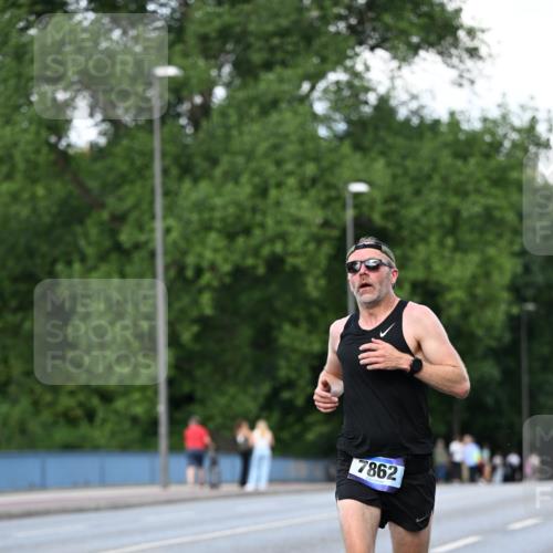 29.06.2025 - hella hamburg halbmarathon Dr. Thomas Lammeyer http://msf.ph/oto/8166777 29.06.2025 09:45:02 Kennedybrücke 1241, 2892, 6559, 7862 meine-sportfotos.de