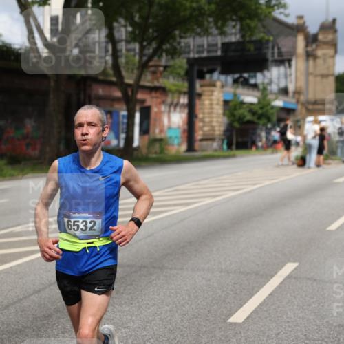 29.06.2025 - hella hamburg halbmarathon Yannick Fuchs http://msf.ph/oto/8166841 29.06.2025 10:40:36 20KM 1139, 1600, 1759, 1920, 2048, 2189, 2842, 3087, 4237, 4497, 4949, 6388, 6532, 6691, 6700, 7335, 7961, 8269, 8577, 8668, 9529, 11094, 11125, 11185, 11491, 11773, 12171, 12269, 12579, 12891, 13630, 13782, 14062, 14200, 14228, 14262, 14462, 14722, 14804, 15133, 15149, 15157, 15206, 15741, 15900, 16127, 16286, 17008, 17190, 17281, 17332, 17492, 17892, 18118, 19128 meine-sportfotos.de